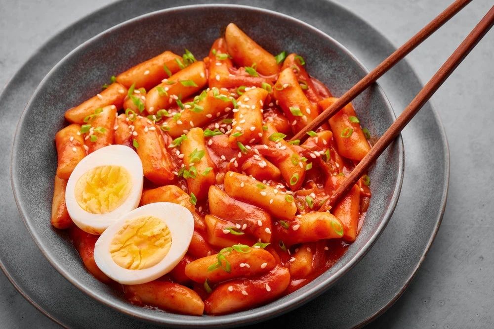 Tteokbokki Korea: Street Food Pedas yang Viral