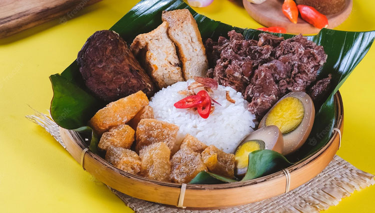 Sejarah Gudeg Jogja: Dari Makanan Rakyat Menjadi Ikon Wisata