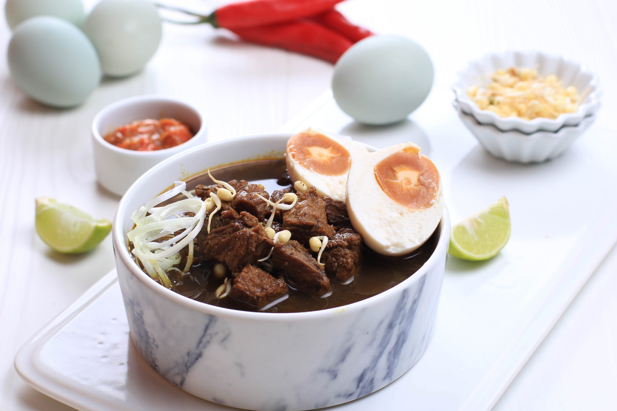 Rawon Surabaya: Kuah Hitam Khas dengan Cita Rasa yang Sulit Dilupakan